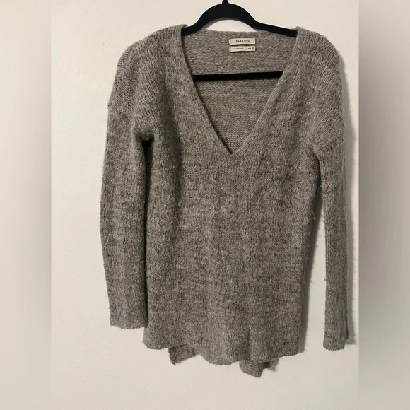 Babaton x ARITZIA V-neck Pullover Long Sleeve Sweater - Picture 2 of 5